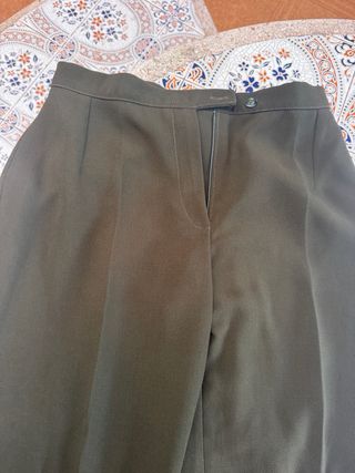Pantalón de pinza verde militar Talla XS