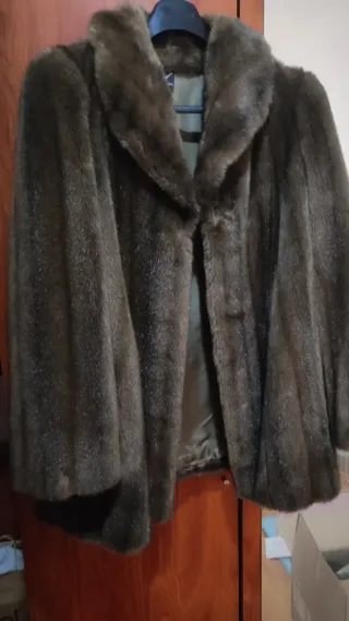 Abrigo piel sintética pelo largo talla 46
