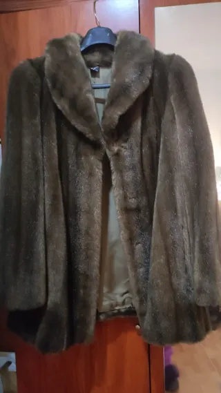 Abrigo piel sintética pelo largo talla 46