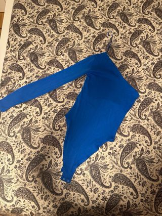 Body asimétrico ZARA azul eléctrico Talla L