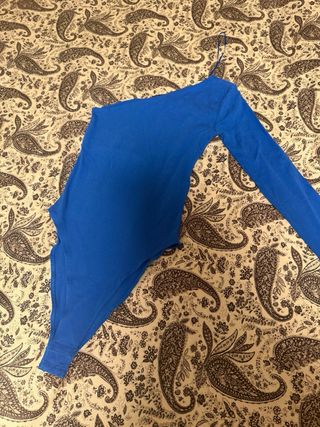 Body asimétrico ZARA azul eléctrico Talla L