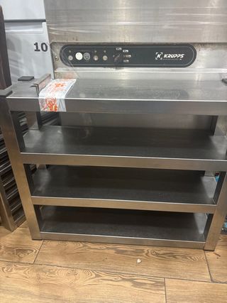 Estantería de pared metálica