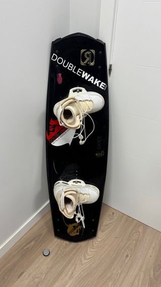 Tabla Wakeboard RONIX con Fijaciones RONIX Y FUNDA