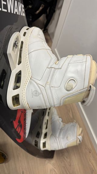 Tabla Wakeboard RONIX con Fijaciones RONIX Y FUNDA