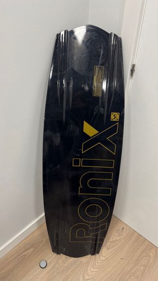 Tabla Wakeboard RONIX con Fijaciones RONIX Y FUNDA