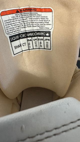 Tabla Wakeboard RONIX con Fijaciones RONIX Y FUNDA