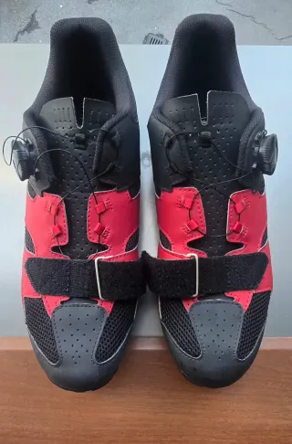 Zapatillas MTB de Giro Negras y Rojas