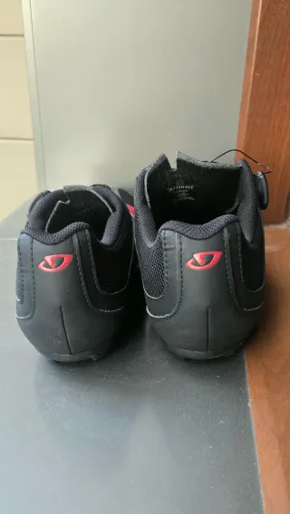 Zapatillas MTB de Giro Negras y Rojas