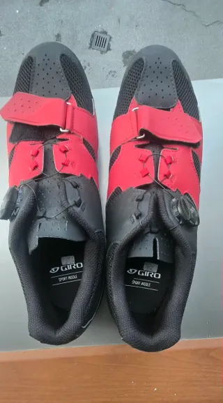 Zapatillas MTB de Giro Negras y Rojas