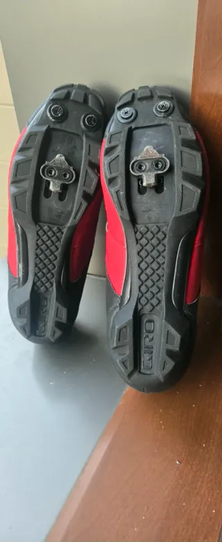 Zapatillas MTB de Giro Negras y Rojas
