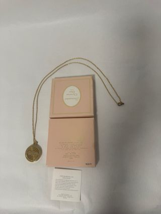 Collar con CD Dior Perfumador