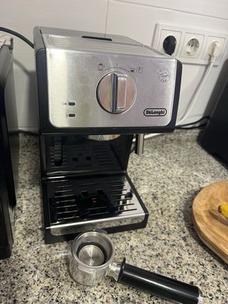 Cafetera DeLonghi Plata