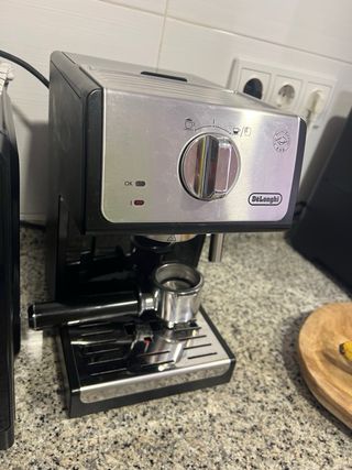 Cafetera DeLonghi Plata