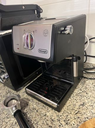 Cafetera DeLonghi Plata