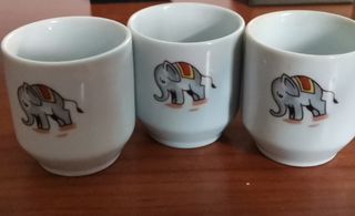 Tazzine decorate con elefanti