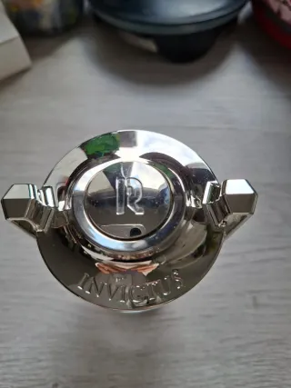 Frasco perfume Invictus vacío hombre