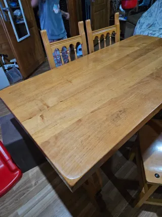 Mesa de madera y forja