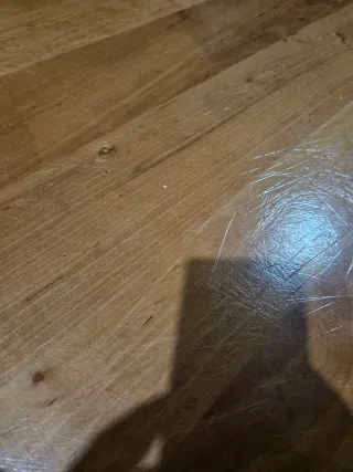 Mesa de madera y forja