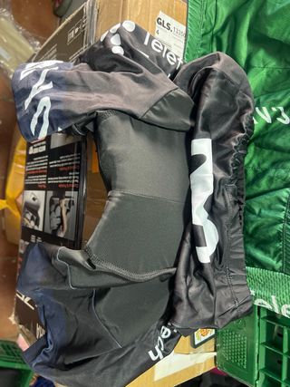 Conjunto Ropa Ciclismo Telefónica Tech Talla 2XL