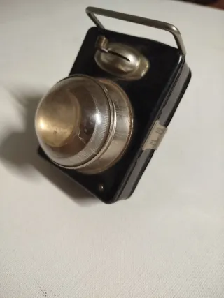 Linterna antigua negra