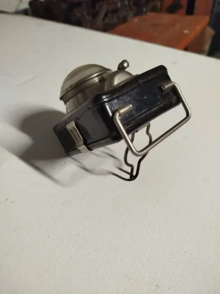 Linterna antigua negra