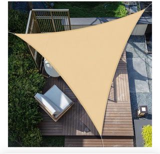Toldo vela beige y marrón