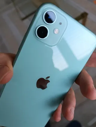 iPhone 11 64GB - iOS 15.6.1 (se puede actualizar)