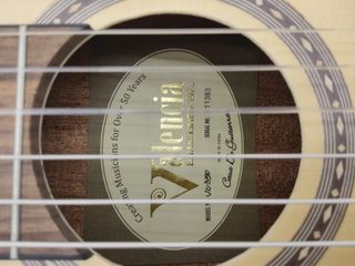 G114687-0 Valencia VC350 Guitalele Natural
