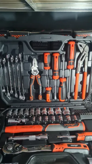 Dnipro-M Juego Herramientas Ultra 56 Piezas