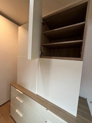 Cómoda Ikea BESTÅ Blanca con 5 estantes cuadrados