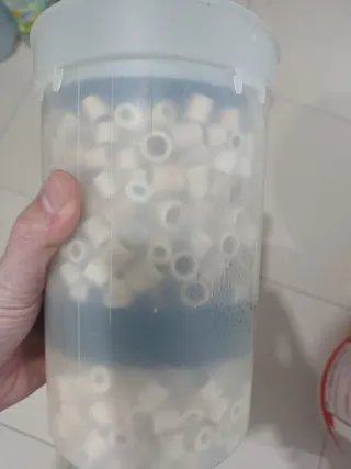 Filtro Eheim Classic 250 2213 lleno canutillos