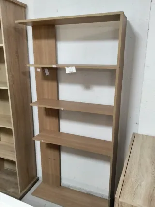 Estantería de madera color beige/marrón