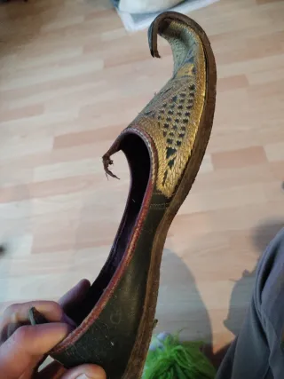 Zapatos de cuero indios beige y rojo 1920