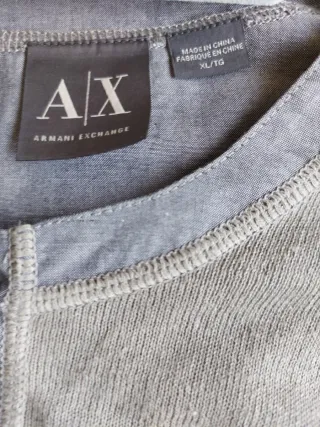 Armani Exchange Camiseta Henley Gris Manga Larga