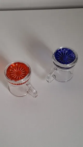 Portabicchieri e scoiattolo decorativo