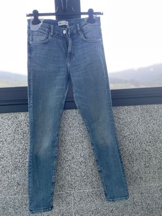 Pantalón vaquero Zara azul slim fit