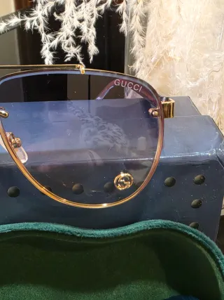 Gafas de sol Gucci Aviador.