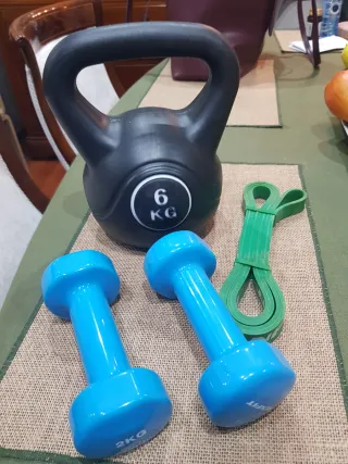 Set de pesas, kettlebell y goma