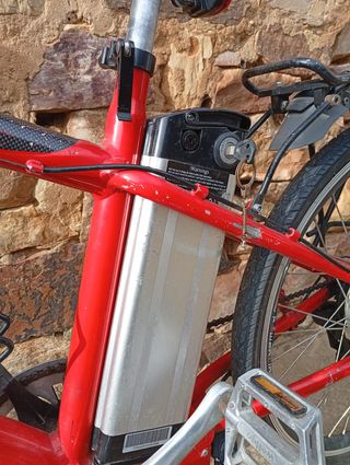 Bicicleta Eléctrica Roja