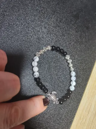 Pulsera con tortuga y rosas metálicas 17,5cm