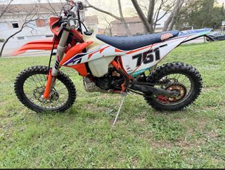 KTM 300 2t EXC TPI Enduro Moto 2023.