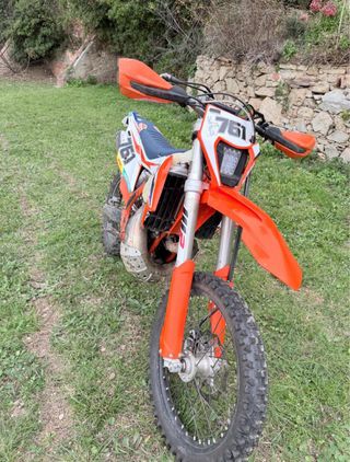 KTM 300 2t EXC TPI Enduro Moto 2023.