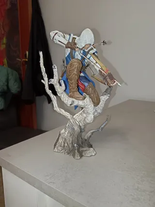 Figura Assassin's Creed con Arco Connor