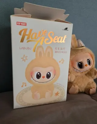 Labubu Pop Mart Have a Seat Originale