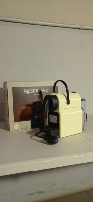 Cafetera Nespresso Delonghi Inissia
