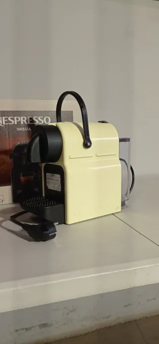 Cafetera Nespresso Delonghi Inissia