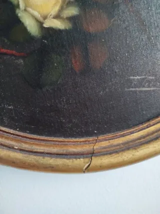 Quadri floreali vintage su sfondo scuro