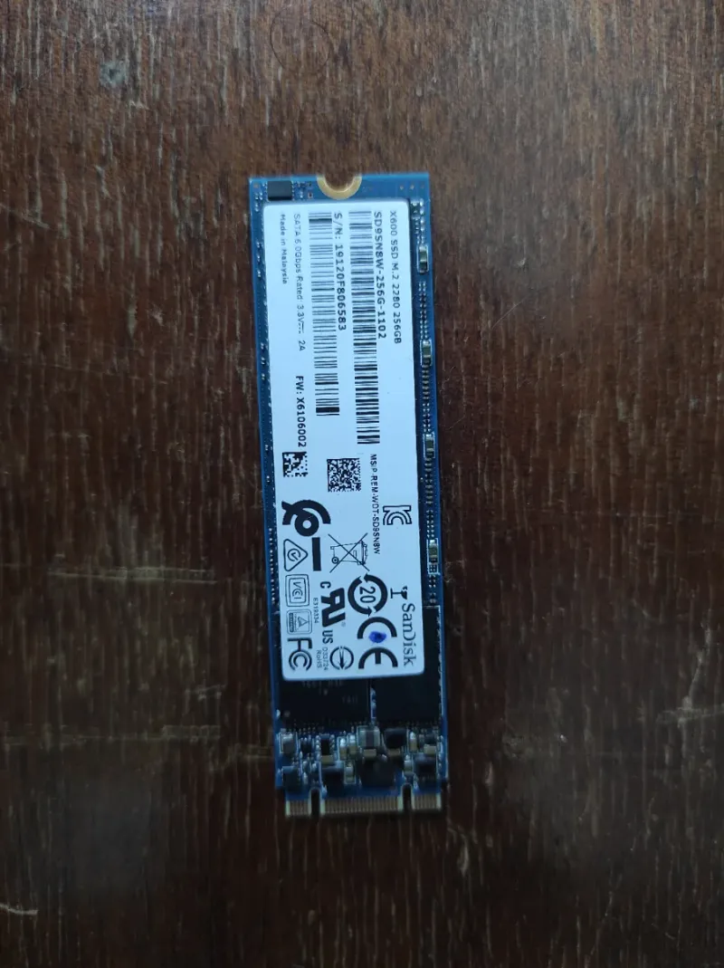 SanDisk SSD 256GB M.2 NVMe