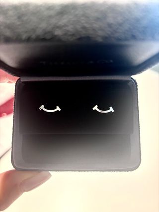 Pendientes Tiffany & Co T Smile Mini Oro Blanco