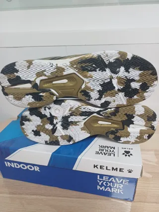 Zapatillas Fútbol Sala Kelme Talla 39 Doradas